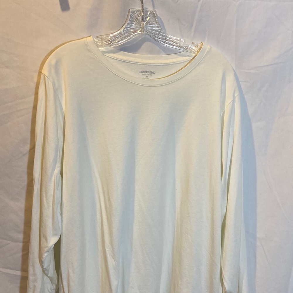 NWOT cream tee shirt
